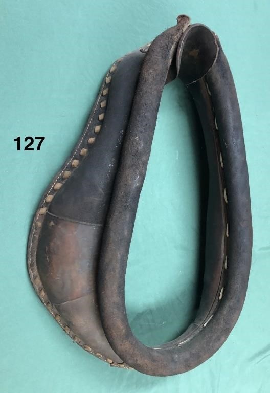 Leather horse collar
