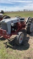 Ford 800, 3033 hours, runs and drives, 13.6-28