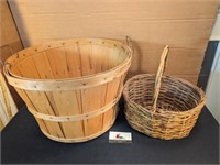 Clean bushel basket and woven basket