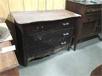 Hardwood four drawers dresser needs TLC