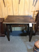 Mission Oak table with one drawer