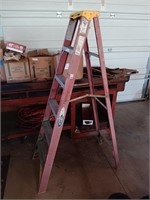 Werner fiberglass 6' step ladder