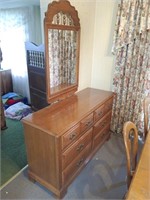Young Hinkle dresser w/ mirror