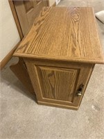 Side table with magazine rack