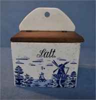 B & W Delft Type Salt Box w/ Wood Lid