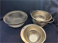 Metal bowls and strainer