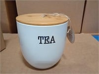 Large 61 Oz tea jar with lids