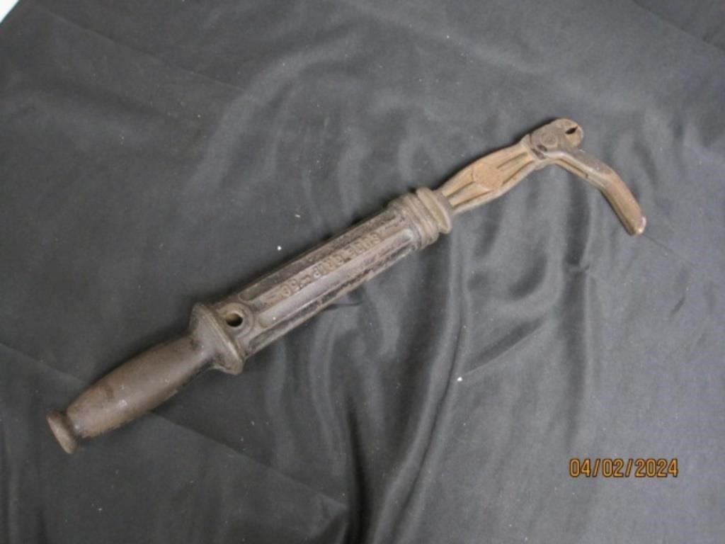 Antique Cast Iron Nail Puller