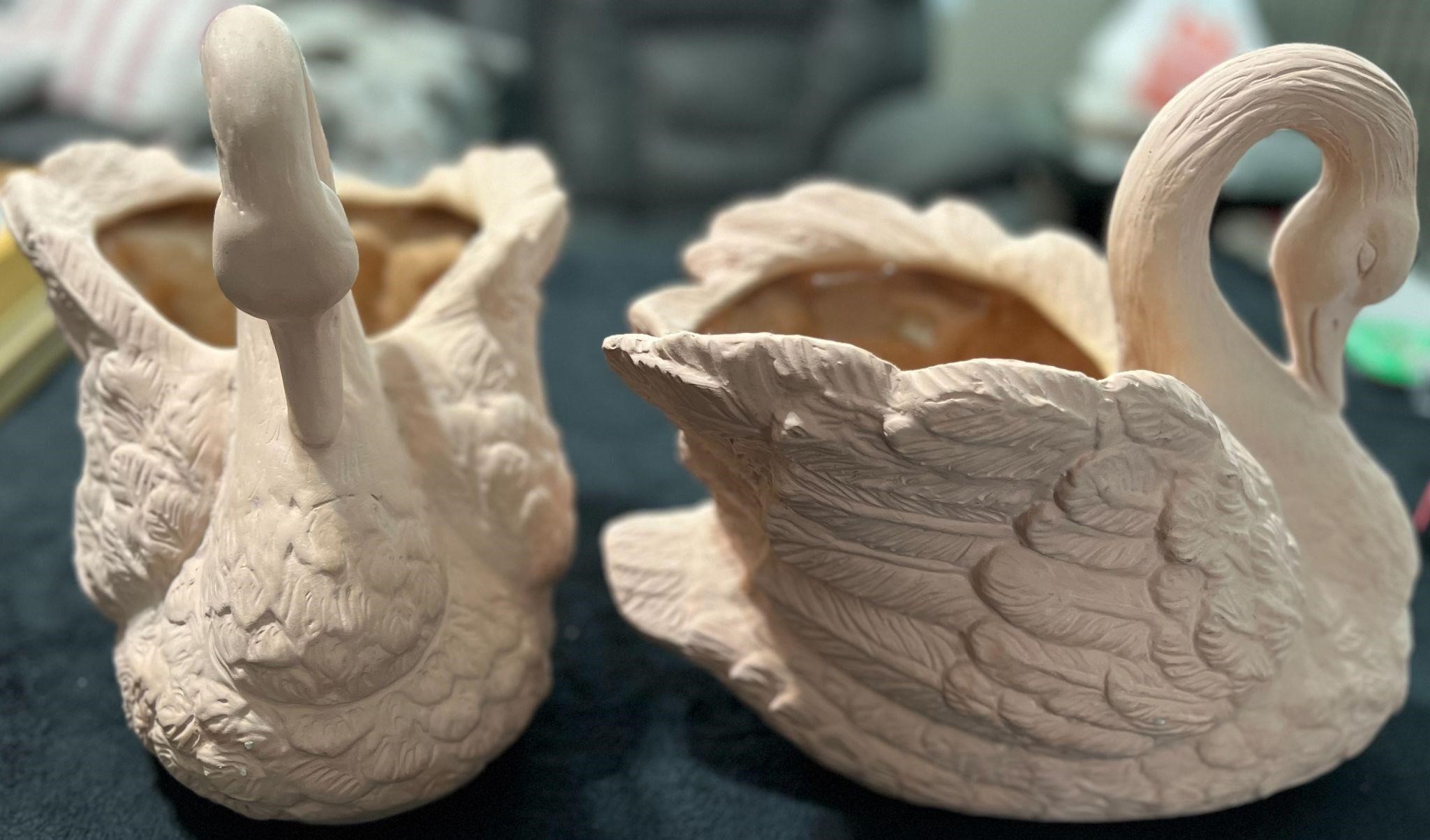 Set of 2 Swan Planters