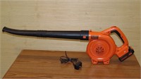B&D Cordless Blower w/Charger LN