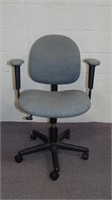 Staples Fully Adjustable Desk Chair