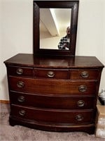 Beautiful Dresser w/ Mirror