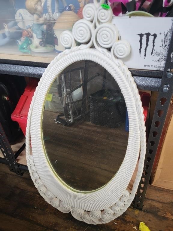 VTG Hard Plastic Oval Wall Mirror
