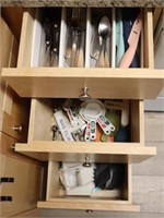 Contents of 3 Kitchen Drawers