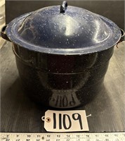 13" Black Enamelware Pot with Lid