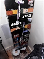 SHARK VACUMN CLEANER