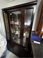 VERY NICE CHINA CABINET