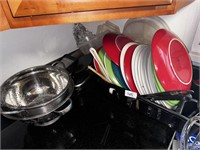 DISHES AND MIXING BOWLS