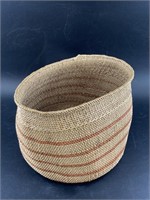 Hand woven Native basket nicely woven 7 1/4" x 10"