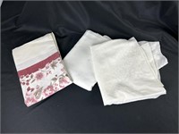 Vintage Table Cloths And Napkins