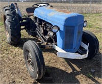 (DR) Massey Ferguson T030 Tractor