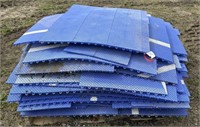 (DW) Pallet: 30 Rubber Mats