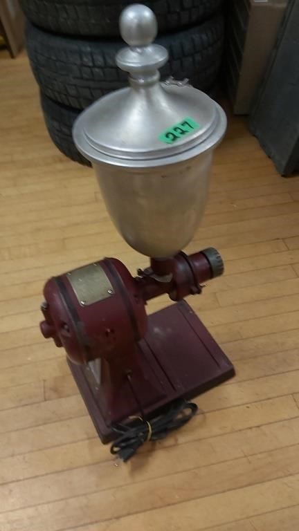 Vintage Coffee Grinder Hobart (Model 2020) Working