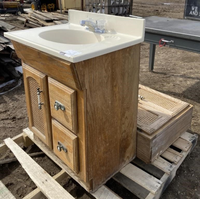 (T) Bathroom Vanity, Sink & Cabinet, 25”x18”x35”