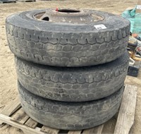 (AT) Pallet: Bridgestone Tires 11R22.5 (3)
