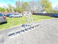 2 aluminum ladders