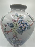 Toyo ceramic decorative vase