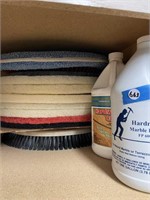 HARDWOOD & MARBLE FLOOR CLEANING SUPPLIES