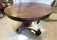 Early Round Oak Table