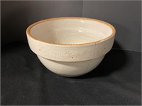 Pottery bowl with crack