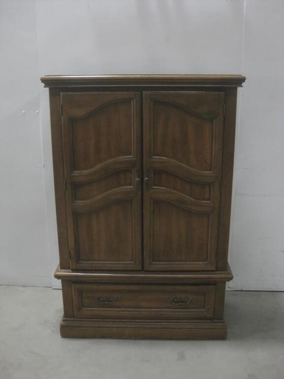 18"x 57.5"x 37.75" Vtg Furniture Armoire See Info