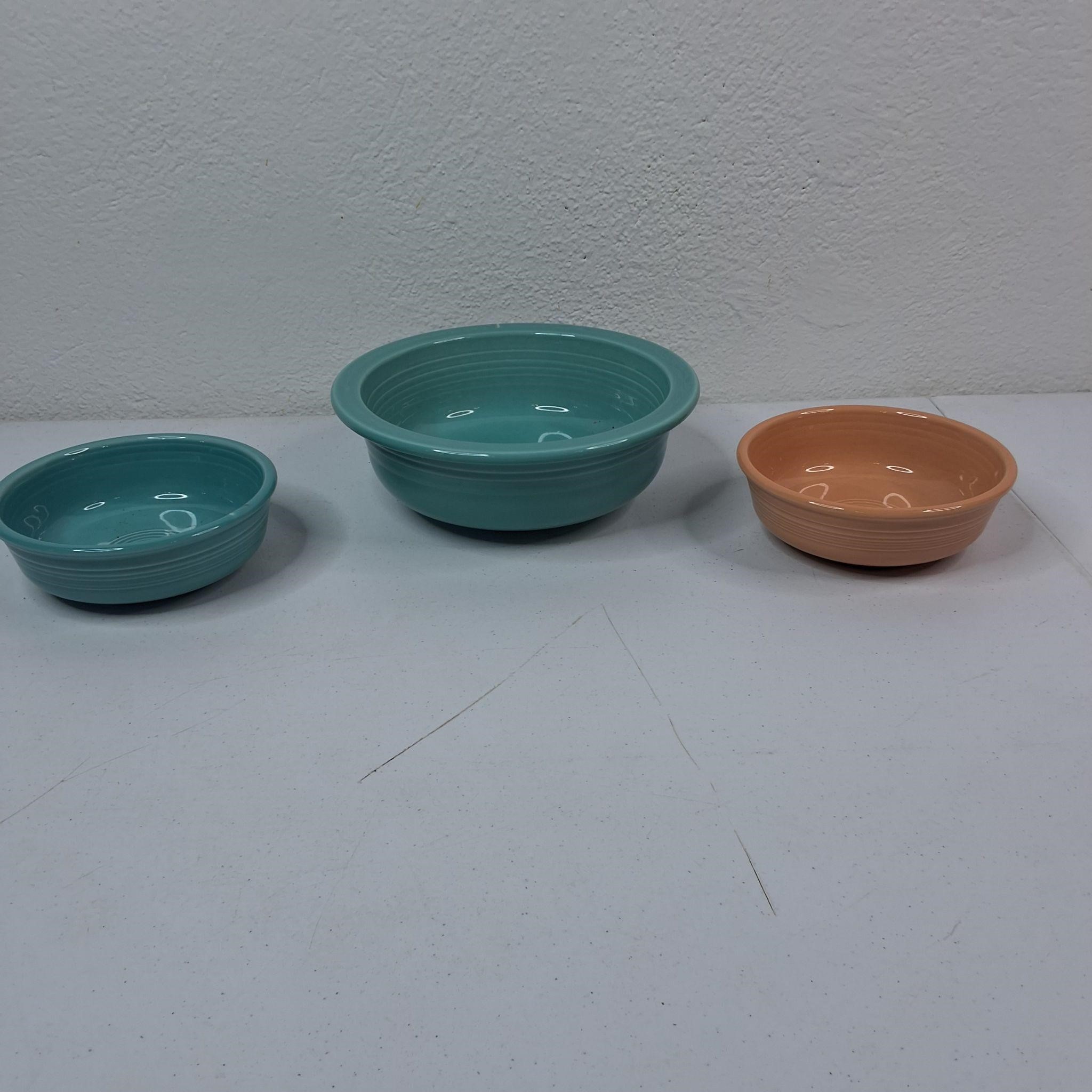 FIESTA DINNER BOWLS AND SERVING BOWL
