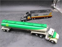 BP Tanker & Penske 18 Wheeler