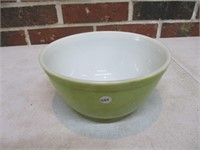 7" Pyrex Green bowl