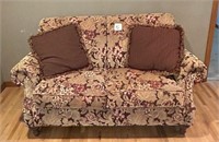 Like New Loveseat with Pilows