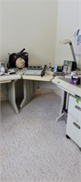 Corner desk - 104 x 90