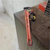 18" Rigid pipe wrench