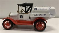 Ertl 1918 Ford Model T Runabout Bank