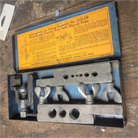 Imperial flaring tool
