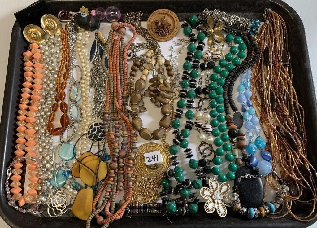 Lot of Costume Jewelry (see photo)