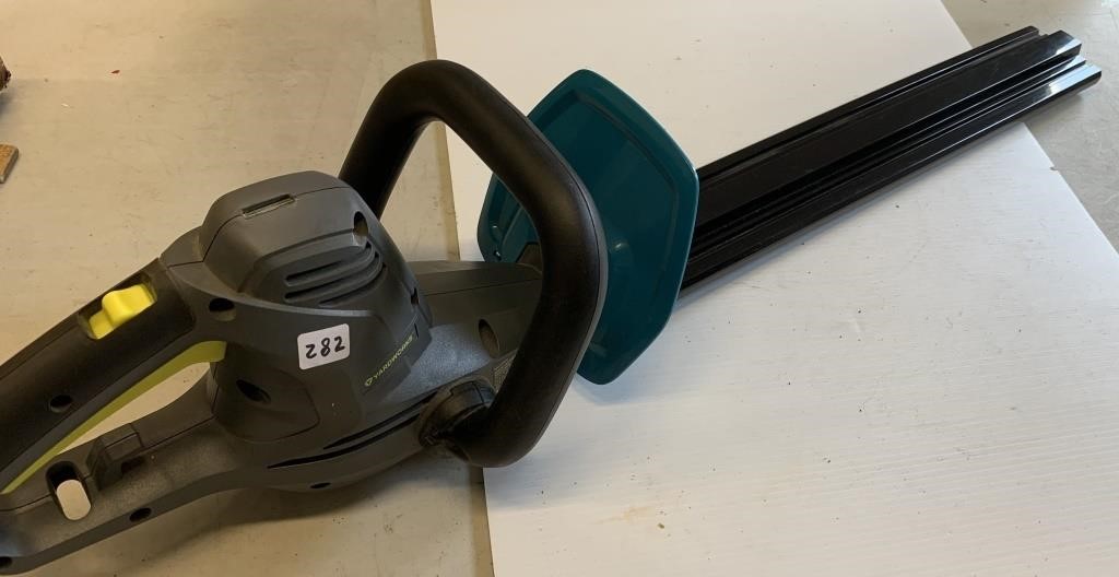 Yardworks Electric Hedge Trimmer (NO SHIPPING)