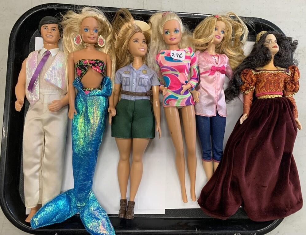 6 Fashion Dolls (played with  condition)
