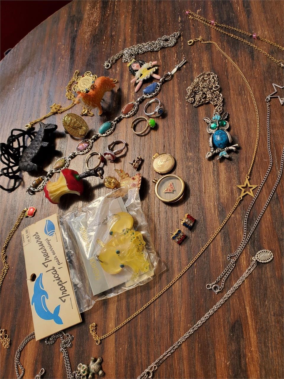 Lot 1 of Vintage Kids Jewelry