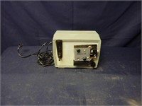 VINTAGE KODAK  BROWNIE 8  MOVIE PROJECTOR