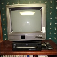 RCA XL100 monitor/ Daewood VHS player