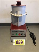 Robot Coupe R2, 3 quart food processor